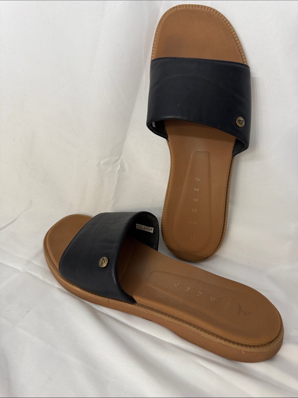 Reef Black and Tan Slide Sandals